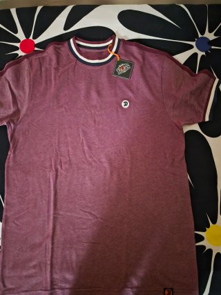 Camiseta Trojan Roja