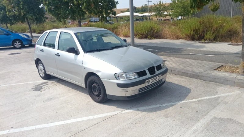 SEAT Ibiza 2000 - foto 1