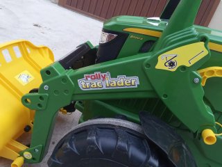Tractor a pedales Rolly Toys con pala
