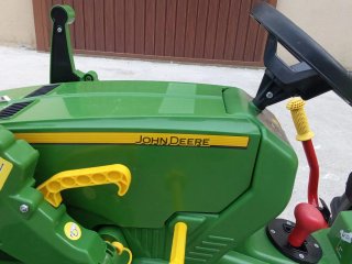 Tractor a pedales Rolly Toys con pala