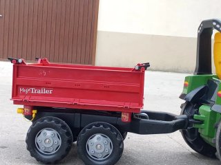 Tractor a pedales Rolly Toys con pala