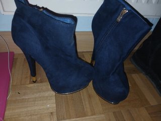 Botines azules de tacón