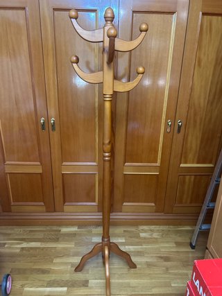 Perchero de madera maciza