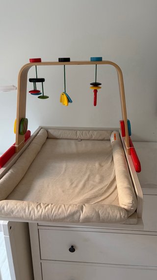 Cómoda + cambiador de bebe