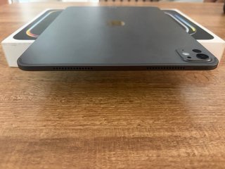 iPad Pro M4 256 GB + Apple Pencil Pro.