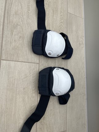 Patines talla 35-38 y protecciones de patinaje