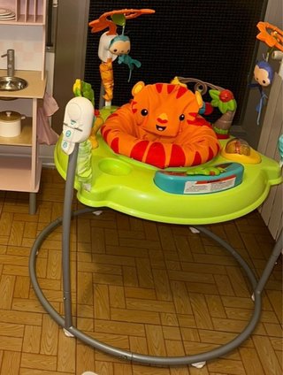 Saltador Fisher Price con caja