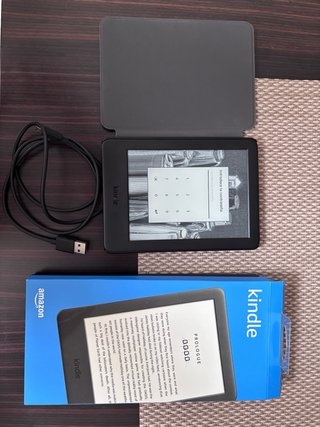 Kindle 10ª Gen 16GB + Custodia Nera