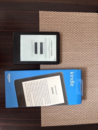Kindle 10ª Gen 16GB + Custodia Nera