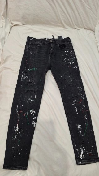 Vaqueros Bershka blancos rotos talla 38