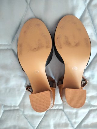 Zapatos de tacón. Talla 36.