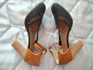Zapatos de tacón. Talla 36.
