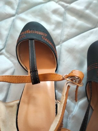 Zapatos de tacón. Talla 36.