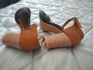 Zapatos de tacón. Talla 36.