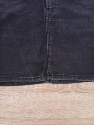 Minifalda vaquera negra talla 32 Bershka