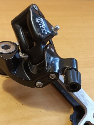 Desviador trasero SunRace M90 9v