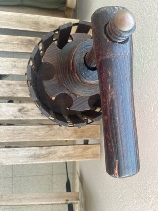 Pressa in legno per bottiglie di vino