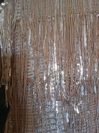 Vestido fiesta lentejuelas y plumas