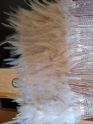 Vestido fiesta lentejuelas y plumas