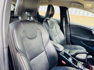 Volvo V40 2015