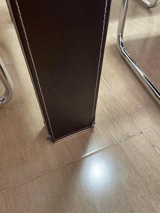Mesa de comedor de cristal y 4 sillas