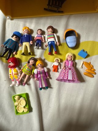 Casita Playmobil con muñecos y muebles