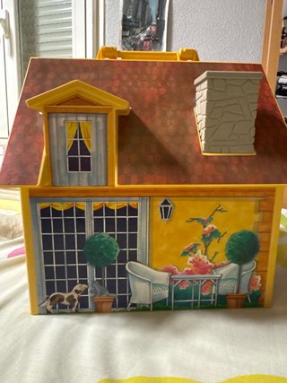Casita Playmobil con muñecos y muebles