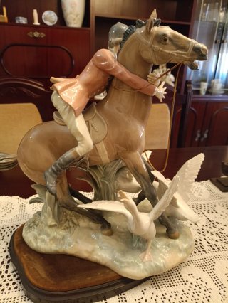 Figura Lladro Sálvese quien pueda