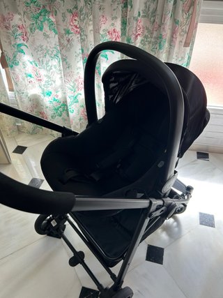 Carro de bebé y silla de coche