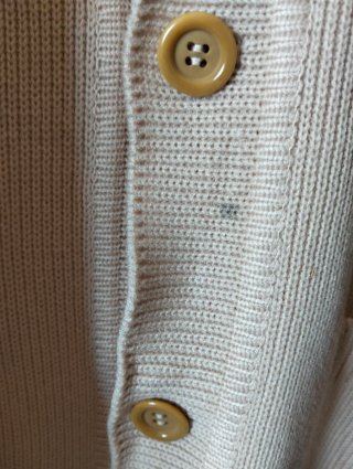 Chaqueta beige con bolsillos