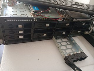 Caja Servidor 16x3.5 + 3x650W FA