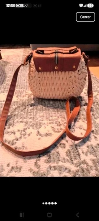Bolso de rafia con flecos y cremallera