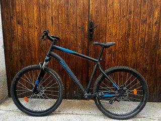 Bicicleta Rockrider Negra y Azul