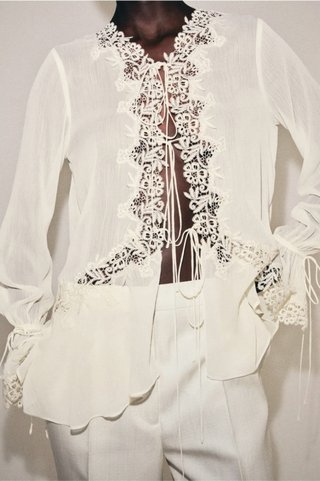 Blusa combinada de encaje