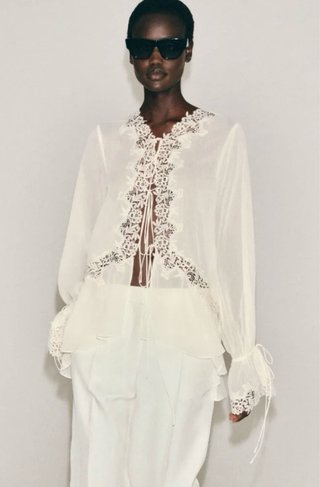 Blusa combinada de encaje