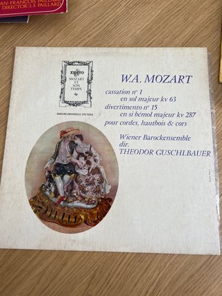 Mozart Cassation K.63 / Divertimento K.287 - Erato