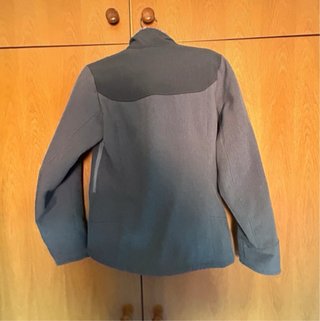 Chaqueta Quechua gris forrada
