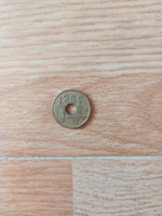Moneda con agujero pesetas del 92