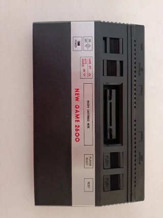 Consola 2600 Video Game System (con 96 juegos)