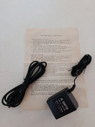 Consola 2600 Video Game System (con 96 juegos)