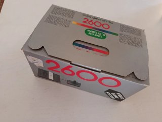 Consola 2600 Video Game System (con 96 juegos)