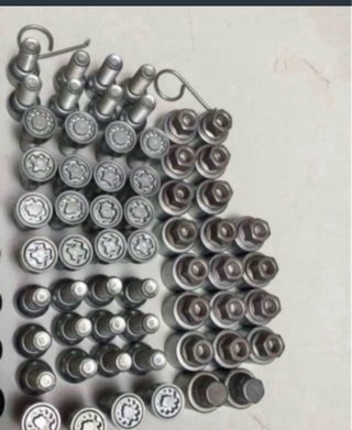 TORNILLOS ANTIRROBO VW GOLF AUDI SEAT VW T4T5T6 T7