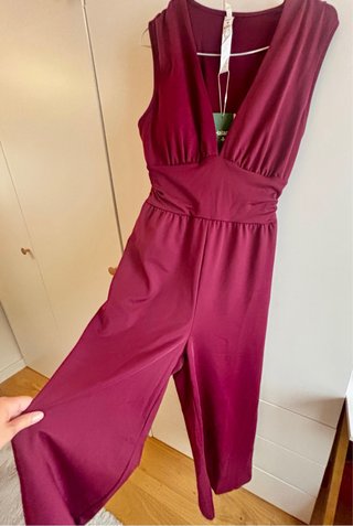 Mono Halara Zinfandel, Talla M, nuevo con etiqueta
