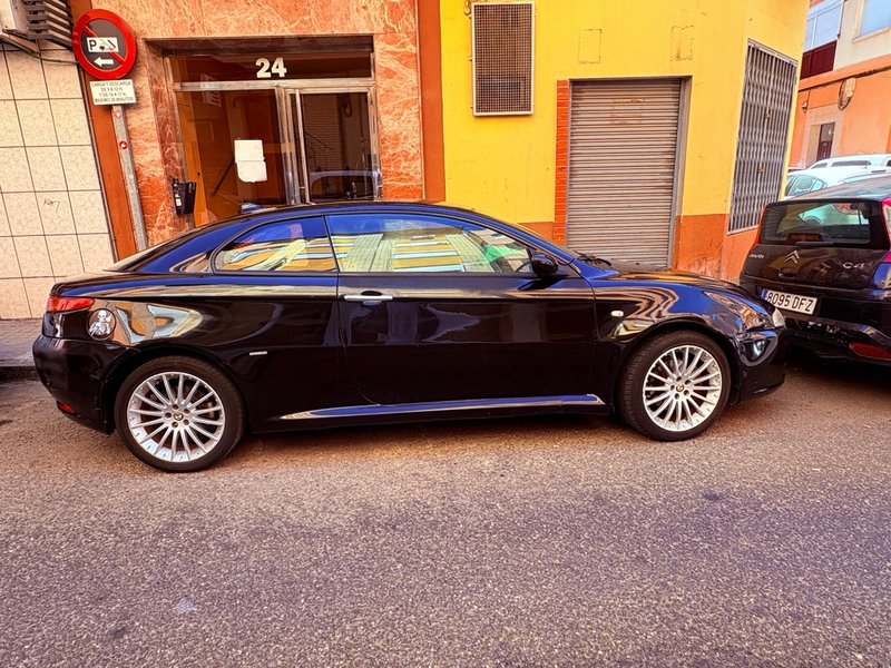 Alfa Romeo GT 2007 - foto 1