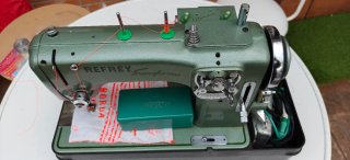 Máquina de coser Refrey 427