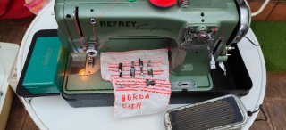 Máquina de coser Refrey 427
