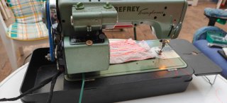 Máquina de coser Refrey 427
