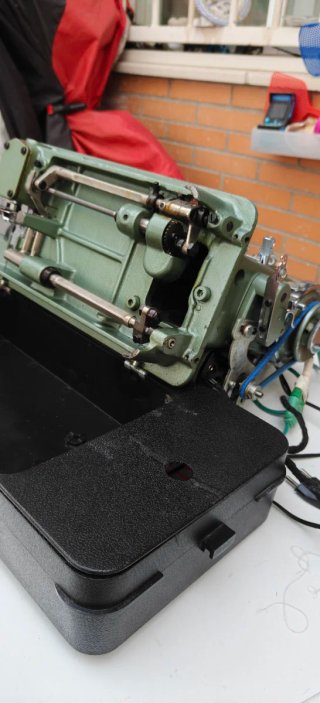 Máquina de coser Refrey 427