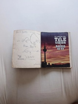 El libro del año de televisión y radio: 82-83