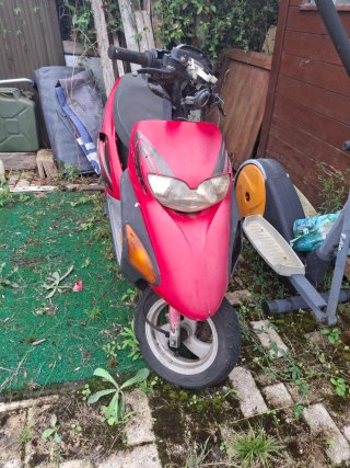 Honda 50cc Scooter Roja y Negra